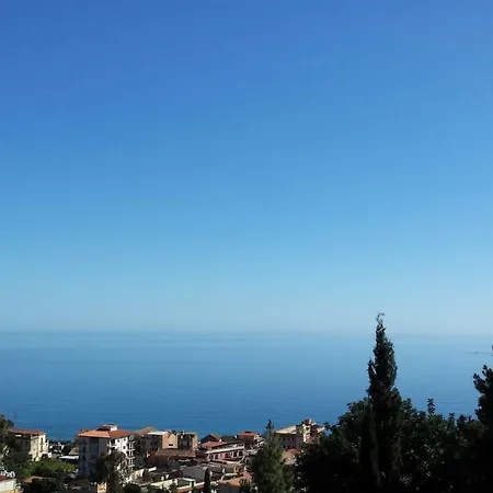 Belvedere Taormina * Giardini-Naxos